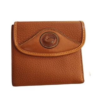Dooney and Bourke Tan Pebbled Leather Wallet Preloved